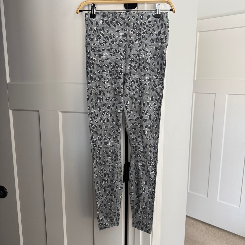 Varley Gray Leopard‎ Print Leggings ankle high rise